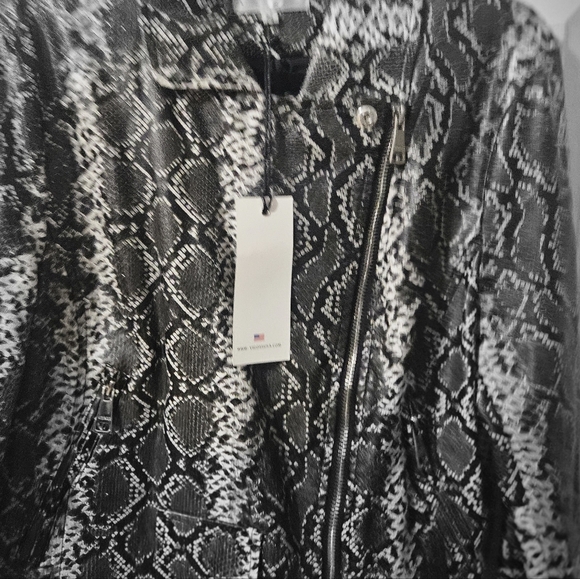 Vigoss Faux Leather Jacket - Picture 6 of 6